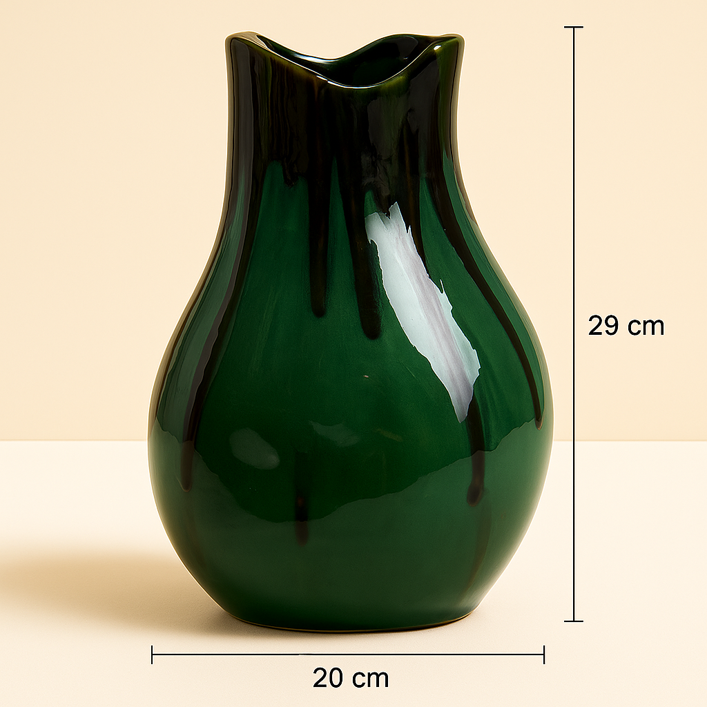 Soft Lava – Designvase in tiefem Dunkelgrün mit fließender Glasur (29 cm)