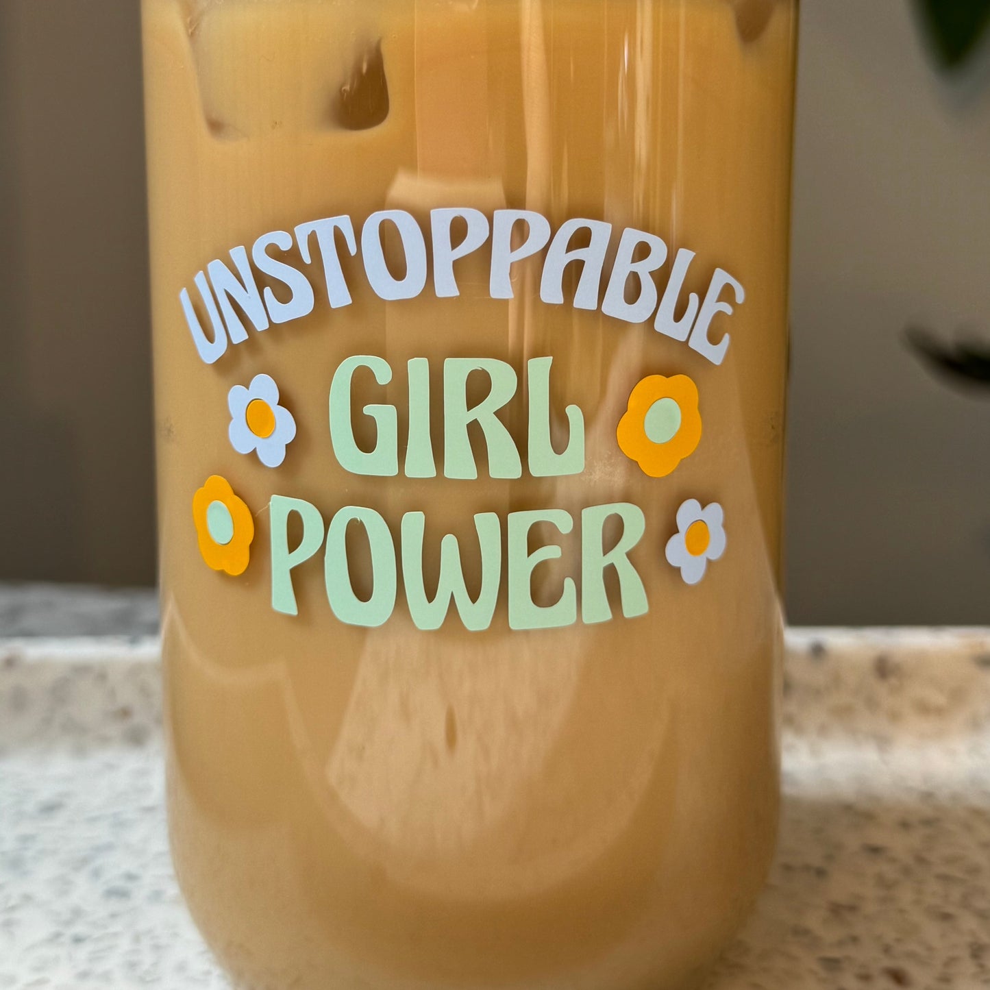Trinkglas - Unstoppable Girl Power Grün