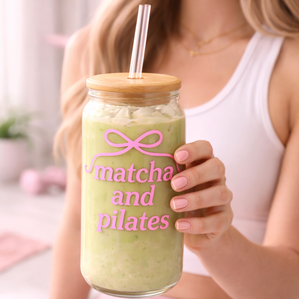 Matcha & Pilates Glas – 480ml Trinkglas für Matcha, Protein & Collagen Drinks